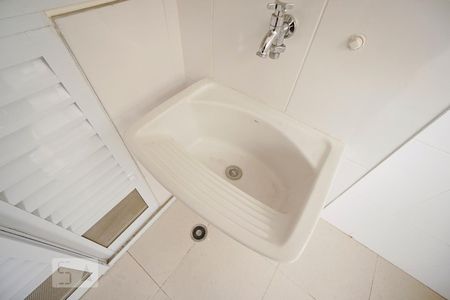 Apartamento à venda com 98m², 3 quartos e 4 vagas Apartamento à venda com 98m², 3 quartos e 4 vagasDetalhe área de serviço