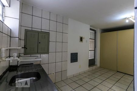 Cozinha de kitnet/studio para alugar com 1 quarto, 25m² em Aclimação, São Paulo