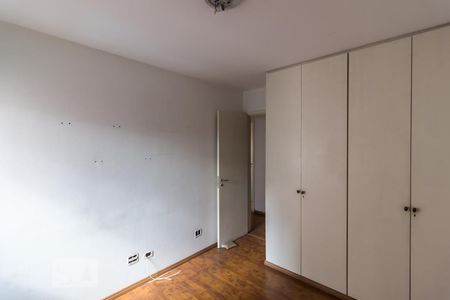 Apartamento à venda com 154m², 4 quartos e 3 vagasQuarto 2