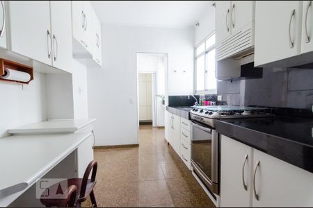 Apartamento para alugar com 180m², 3 quartos e 1 vaga Apartamento para alugar com 180m², 3 quartos e 1 vagaCozinha