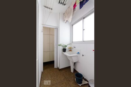 Apartamento para alugar com 180m², 3 quartos e 1 vaga Apartamento para alugar com 180m², 3 quartos e 1 vagaLavanderia