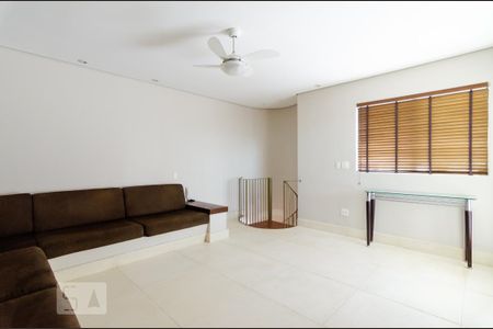 Apartamento para alugar com 180m², 3 quartos e 1 vaga Apartamento para alugar com 180m², 3 quartos e 1 vagaSala - andar superior