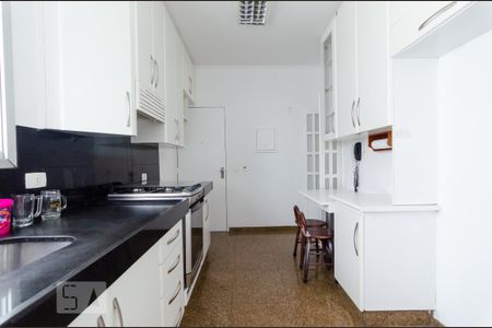 Apartamento para alugar com 180m², 3 quartos e 1 vaga Apartamento para alugar com 180m², 3 quartos e 1 vagaCozinha