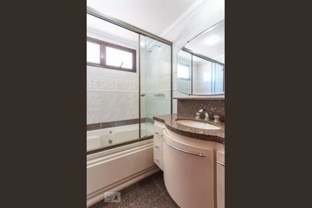 Apartamento para alugar com 105m², 3 quartos e 2 vagas Apartamento para alugar com 105m², 3 quartos e 2 vagasBanheiro Quarto 3 - Suíte
