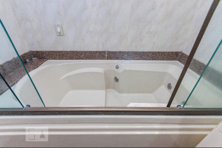 Apartamento para alugar com 105m², 3 quartos e 2 vagas Apartamento para alugar com 105m², 3 quartos e 2 vagasBanheiro Quarto 3 - Suíte Banheira