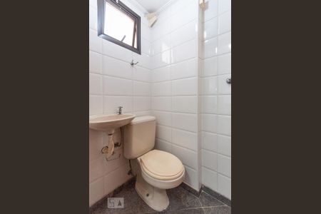 Apartamento para alugar com 105m², 3 quartos e 2 vagas Apartamento para alugar com 105m², 3 quartos e 2 vagasBanheiro de Serviço