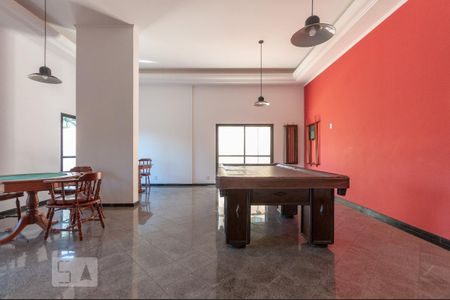 Apartamento para alugar com 105m², 3 quartos e 2 vagas Apartamento para alugar com 105m², 3 quartos e 2 vagasÁrea comum - Salão de jogos Adulto
