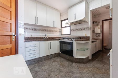 Apartamento para alugar com 105m², 3 quartos e 2 vagas Apartamento para alugar com 105m², 3 quartos e 2 vagasCozinha