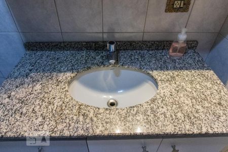 Casa à venda com 160m², 4 quartos e 2 vagasBanheiro social