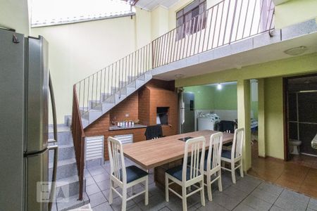 Casa à venda com 160m², 4 quartos e 2 vagasÁrea externa