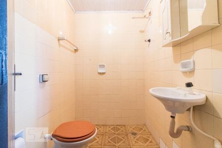 Casa à venda com 160m², 4 quartos e 2 vagasBanheiro - casa dos fundos