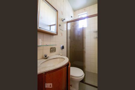 Banheiro de apartamento à venda com 2 quartos, 72m² em Santa Efigênia, Belo Horizonte