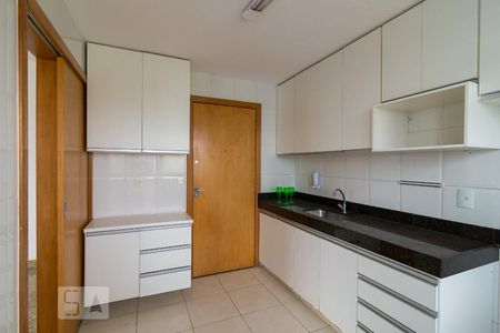 Apartamento à venda com 200m², 4 quartos e 3 vagasCozinha