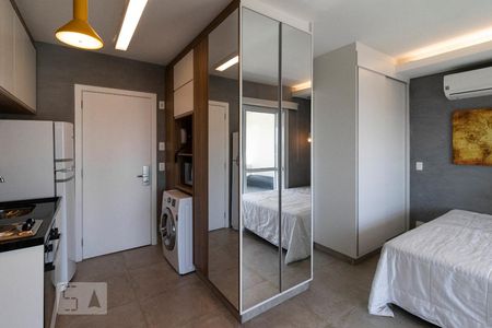Cozinha / Quarto de kitnet/studio à venda com 1 quarto, 33m² em Brooklin Paulista, São Paulo