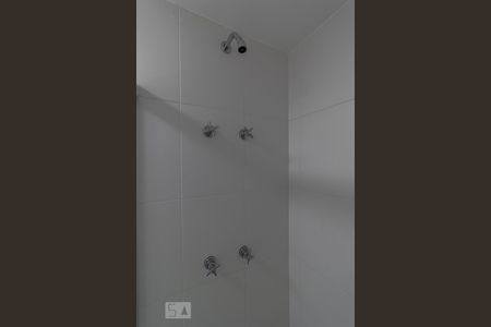 Studio à venda com 33m², 1 quarto e 1 vaga Studio à venda com 33m², 1 quarto e 1 vagaChuveiro