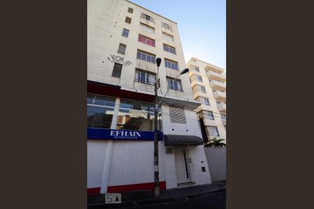 Fachada do prédio de apartamento para alugar com 2 quartos, 69m² em Centro, Campinas