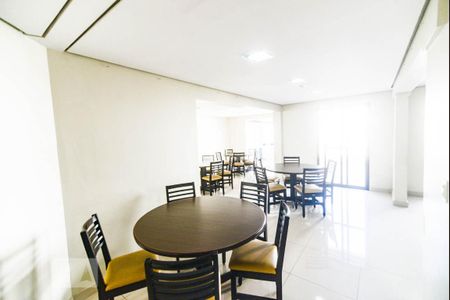 Apartamento para alugar com 50m², 2 quartos e 1 vaga Apartamento para alugar com 50m², 2 quartos e 1 vagaÁrea comum - Salão de festas