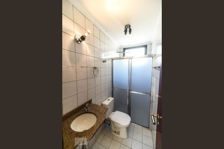 Banheiro de apartamento para alugar com 2 quartos, 50m² em Vila Aricanduva, São Paulo
