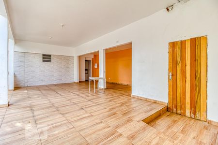 Casa à venda com 600m², 4 quartos e 6 vagasQuintal