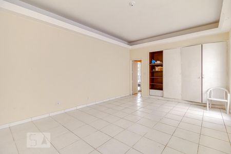 Casa à venda com 600m², 4 quartos e 6 vagasCopa