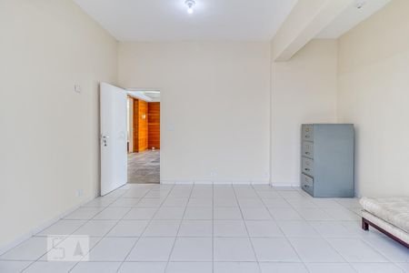Casa à venda com 600m², 4 quartos e 6 vagasEscritório