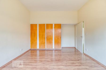 Casa à venda com 600m², 4 quartos e 6 vagasSegundo dormitório