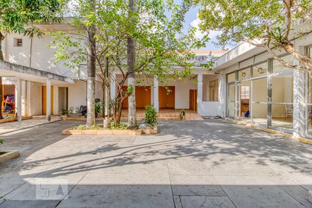 Casa à venda com 600m², 4 quartos e 6 vagasQuintal