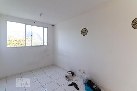 Sala de apartamento à venda com 3 quartos, 60m² em Vargem Pequena, Rio de Janeiro