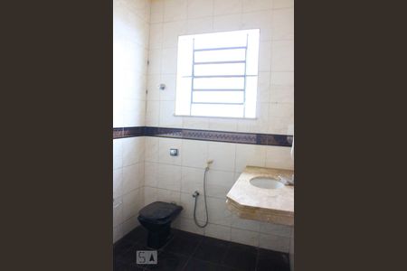 Casa para alugar com 420m², 4 quartos e 2 vagasBanheiro Social