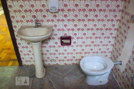 Casa para alugar com 420m², 4 quartos e 2 vagasBanheiro suíte