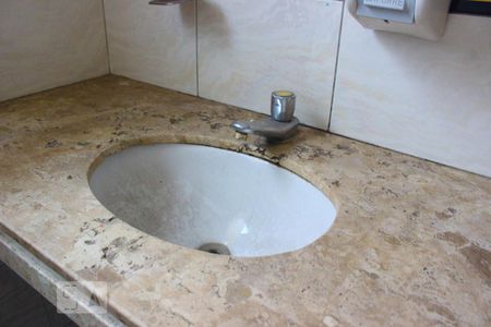 Casa para alugar com 420m², 4 quartos e 2 vagasBanheiro Social