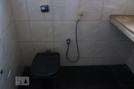 Casa para alugar com 420m², 4 quartos e 2 vagasBanheiro Social