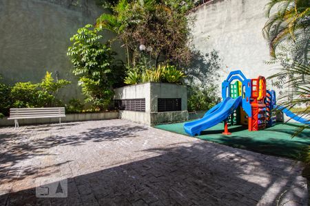 Apartamento à venda com 69m², 2 quartos e 1 vaga Apartamento à venda com 69m², 2 quartos e 1 vagaPlayground