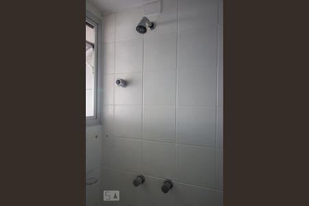 Banheiro social detalhe de apartamento para alugar com 2 quartos, 75m² em Vila Madalena, São Paulo