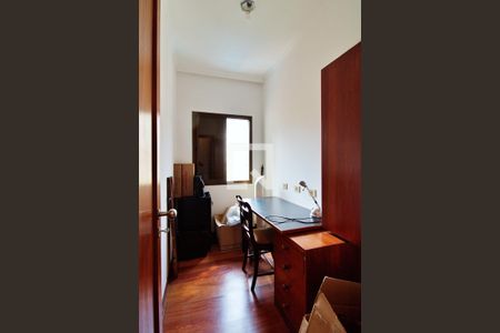 Apartamento à venda com 213m², 4 quartos e 4 vagas Apartamento à venda com 213m², 4 quartos e 4 vagasSaleta