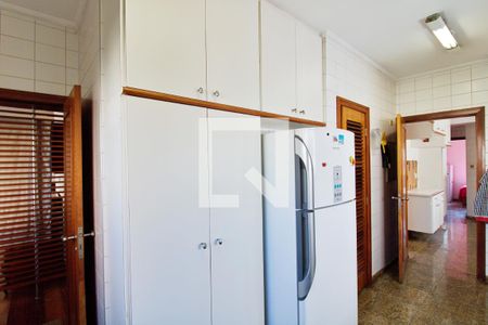 Apartamento à venda com 213m², 4 quartos e 4 vagas Apartamento à venda com 213m², 4 quartos e 4 vagasCozinha