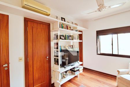 Apartamento à venda com 213m², 4 quartos e 4 vagas Apartamento à venda com 213m², 4 quartos e 4 vagasSuíte 3