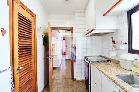Apartamento à venda com 213m², 4 quartos e 4 vagas Apartamento à venda com 213m², 4 quartos e 4 vagasCozinha