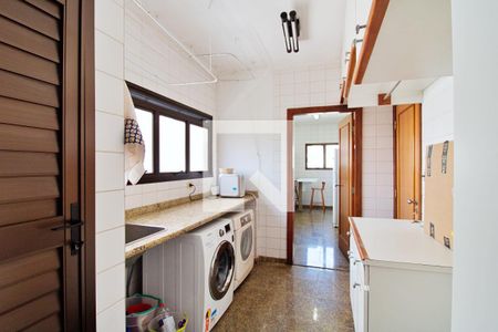 Apartamento à venda com 213m², 4 quartos e 4 vagas Apartamento à venda com 213m², 4 quartos e 4 vagasÁrea de Serviço