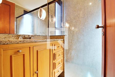 Apartamento à venda com 213m², 4 quartos e 4 vagas Apartamento à venda com 213m², 4 quartos e 4 vagasBanheiro da Suíte 2