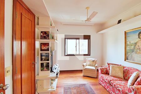 Apartamento à venda com 213m², 4 quartos e 4 vagas Apartamento à venda com 213m², 4 quartos e 4 vagasSuíte 3
