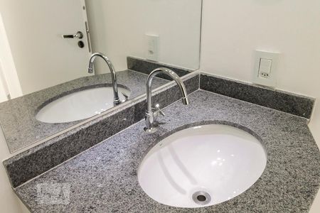 Banheiro  de apartamento à venda com 3 quartos, 73m² em Mooca, São Paulo