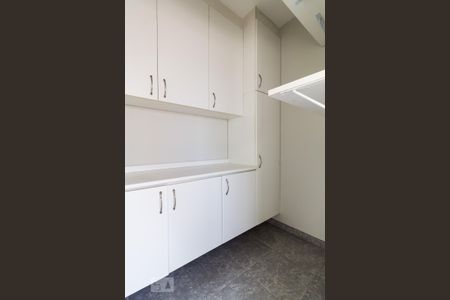 Apartamento à venda com 112m², 3 quartos e 3 vagas Apartamento à venda com 112m², 3 quartos e 3 vagasDespensa
