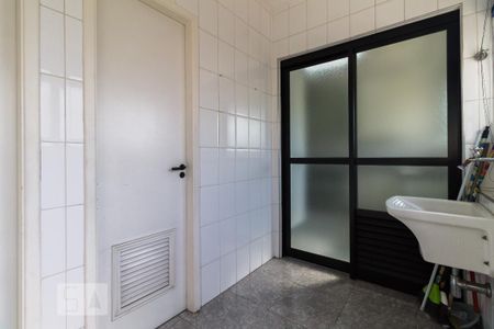 Apartamento à venda com 112m², 3 quartos e 3 vagas Apartamento à venda com 112m², 3 quartos e 3 vagasÁrea de serviço