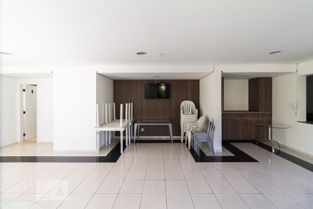 Apartamento à venda com 112m², 3 quartos e 3 vagas Apartamento à venda com 112m², 3 quartos e 3 vagasSalão de festas