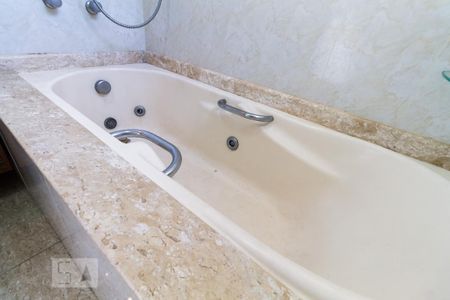 Apartamento à venda com 112m², 3 quartos e 3 vagas Apartamento à venda com 112m², 3 quartos e 3 vagasBanheira com hidromassagem