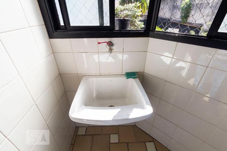 Apartamento à venda com 83m², 3 quartos e 1 vagaÁrea de Serviço