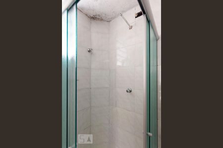 Banheiro Social de apartamento para alugar com 1 quarto, 52m² em Chácara Inglesa, São Paulo