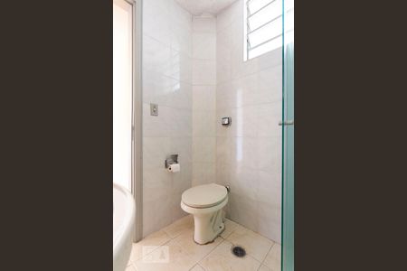 Banheiro Social de apartamento para alugar com 1 quarto, 52m² em Chácara Inglesa, São Paulo