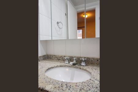 Apartamento à venda com 98m², 3 quartos e 2 vagas Apartamento à venda com 98m², 3 quartos e 2 vagasBanheiro da Suíte